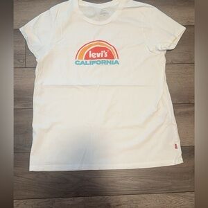 Women’s Levi’s Tshirt Size L